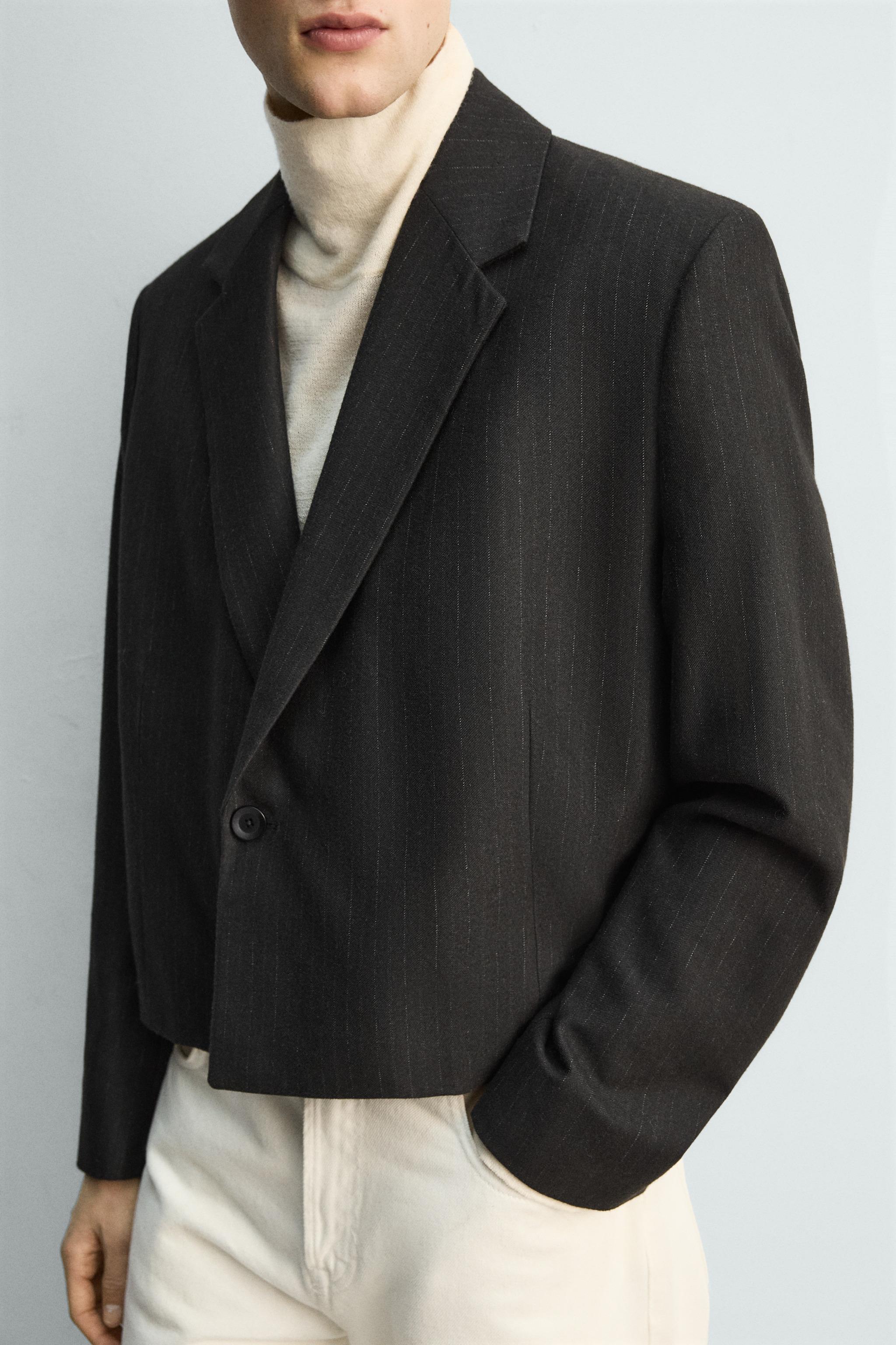 PINSTRIPE CROPPED FIT SUIT BLAZER